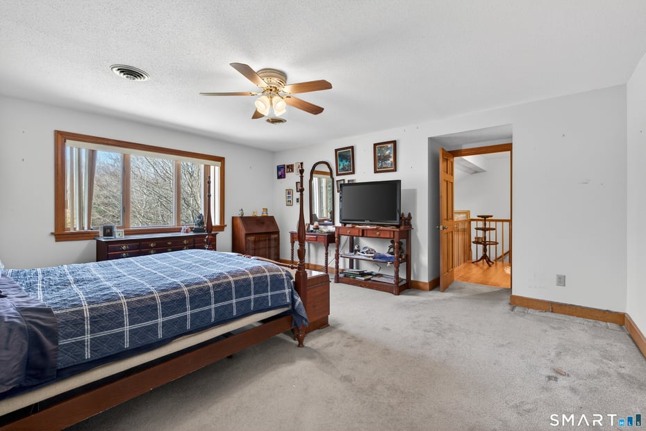 33 Valley Drive Photo 32