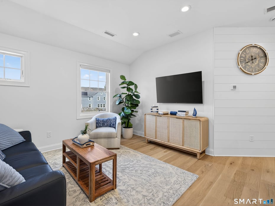 22 Park Drive Photo 32