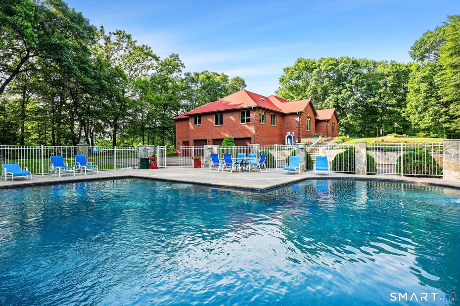 35 Golden Hill Lane Photo 3