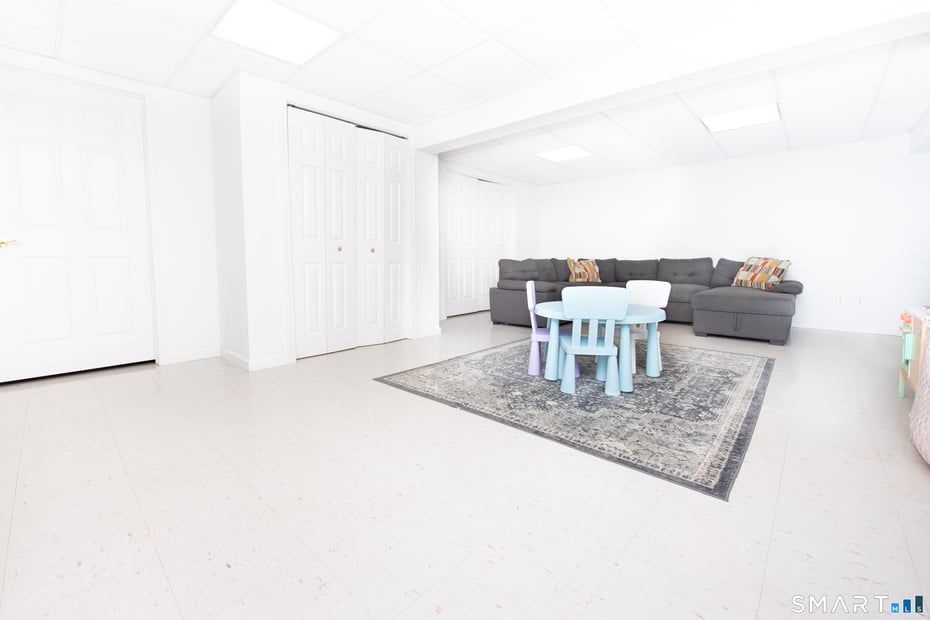 35 Golden Hill Lane Photo 5