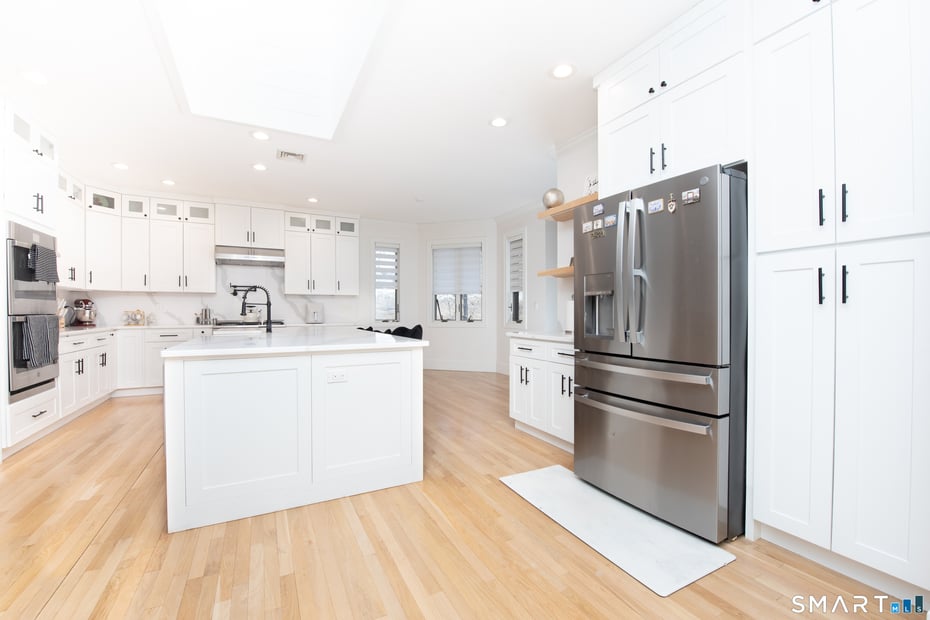 35 Golden Hill Lane Photo 7