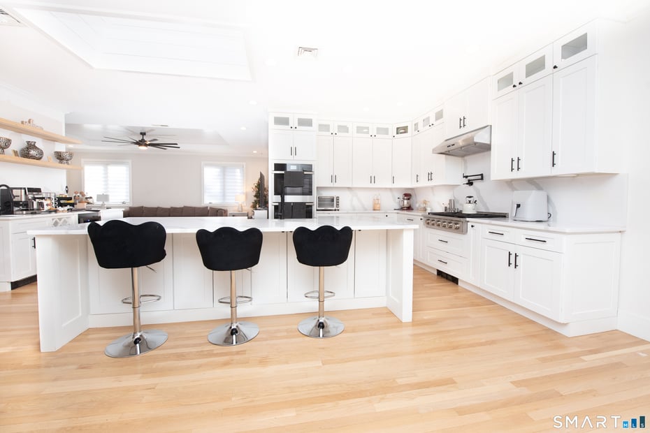 35 Golden Hill Lane Photo 10