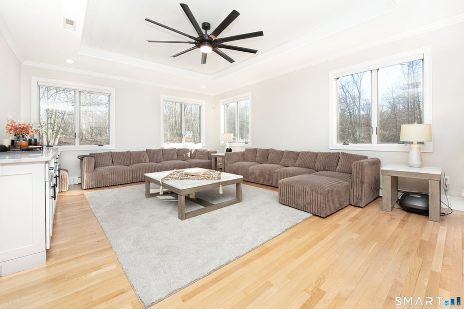 35 Golden Hill Lane Photo 14