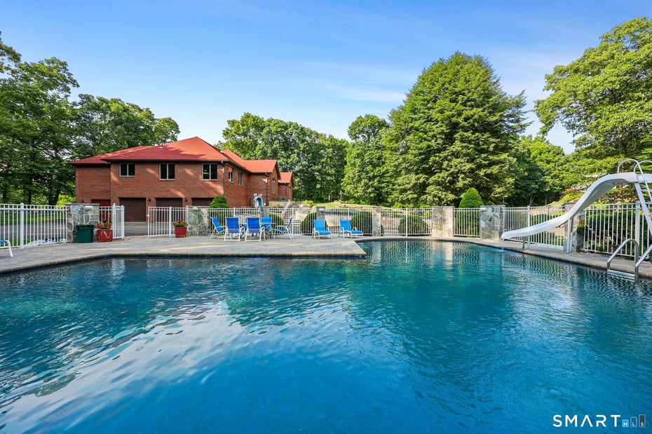 35 Golden Hill Lane Photo 31