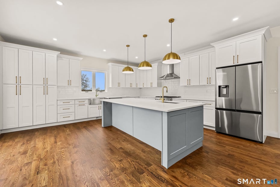 41 Crown View Drive Photo 4