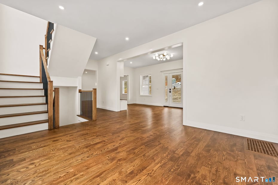 41 Crown View Drive Photo 10