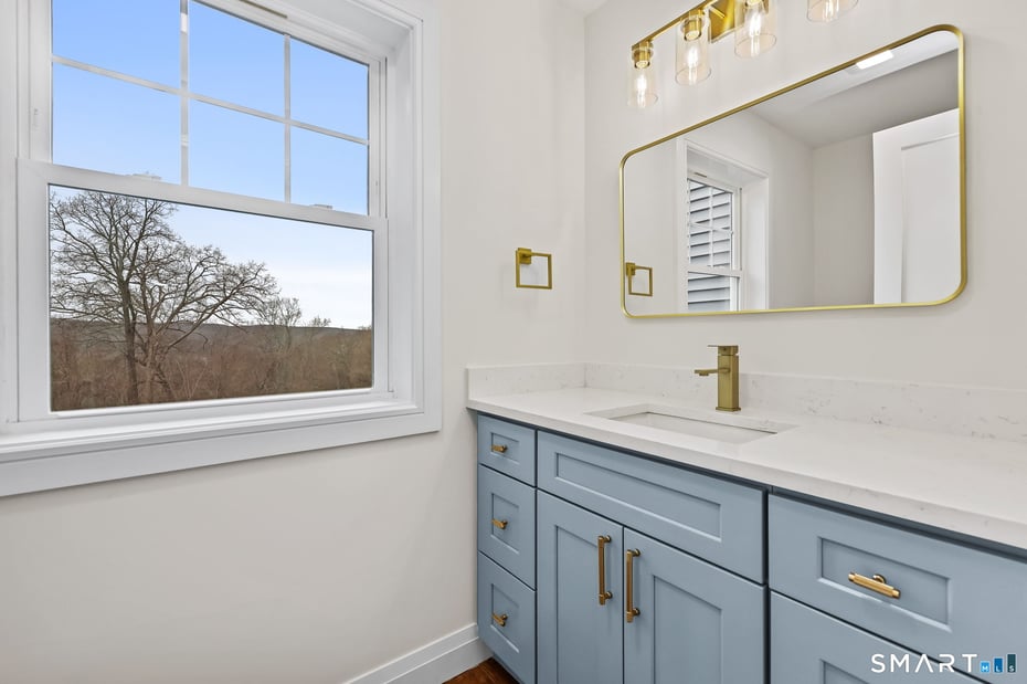 41 Crown View Drive Photo 19