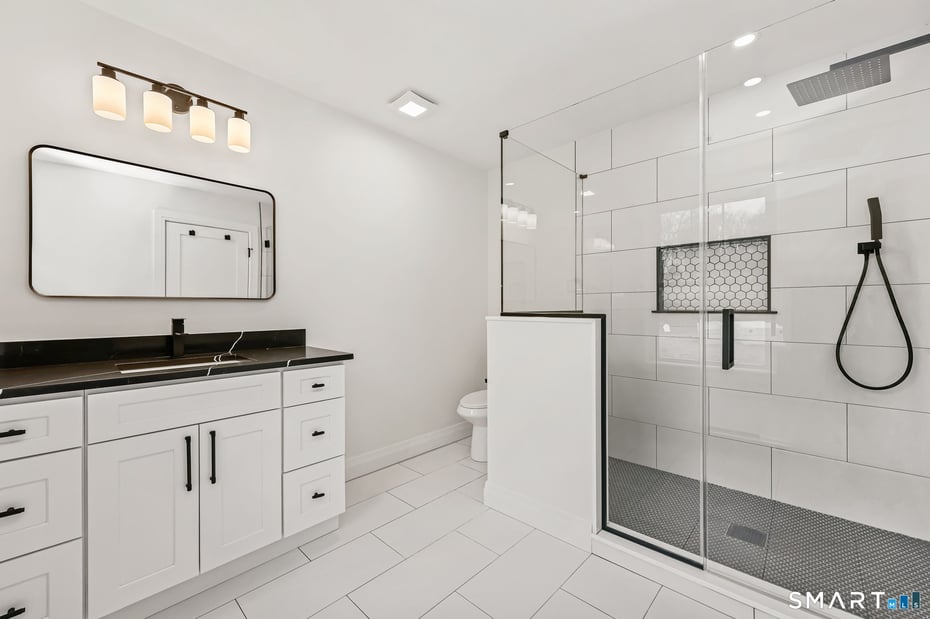 41 Crown View Drive Photo 24