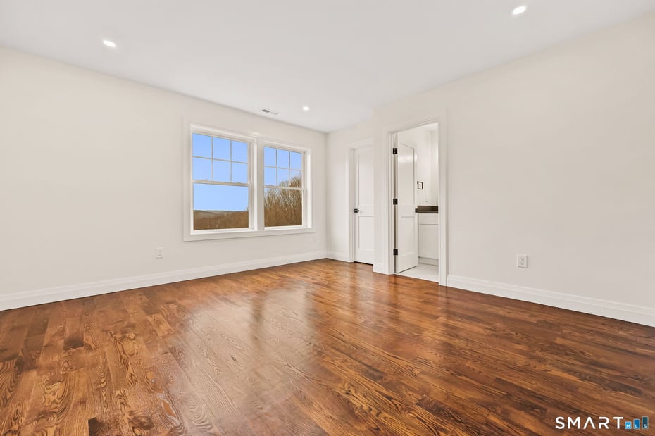 41 Crown View Drive Photo 26