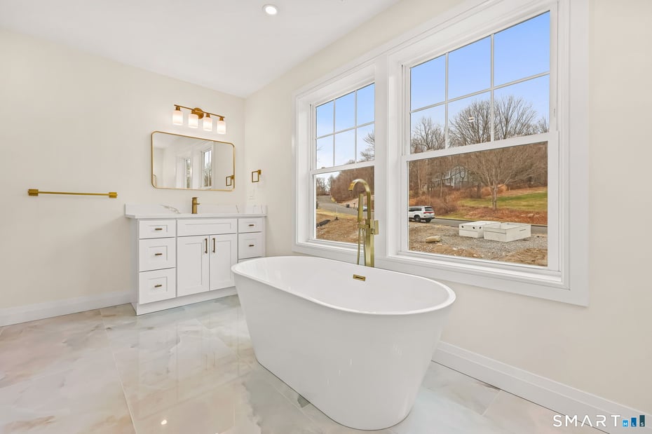 41 Crown View Drive Photo 29