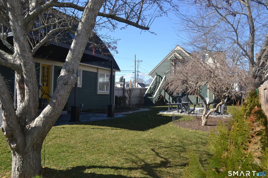 11 Smith Avenue Photo 4