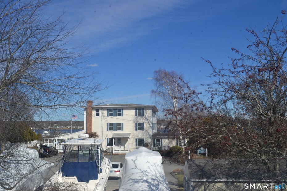 11 Smith Avenue Photo 7