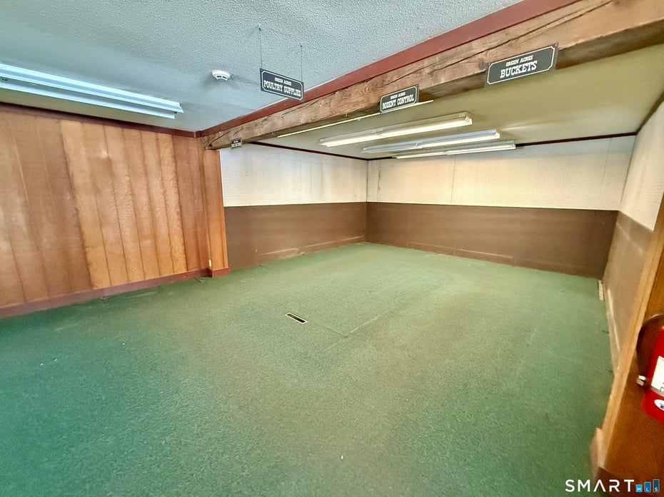 524 Main Street South Photo 4