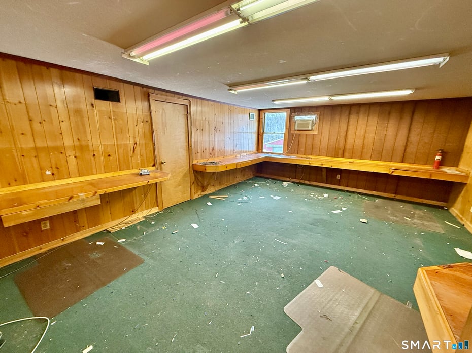 524 Main Street South Photo 6