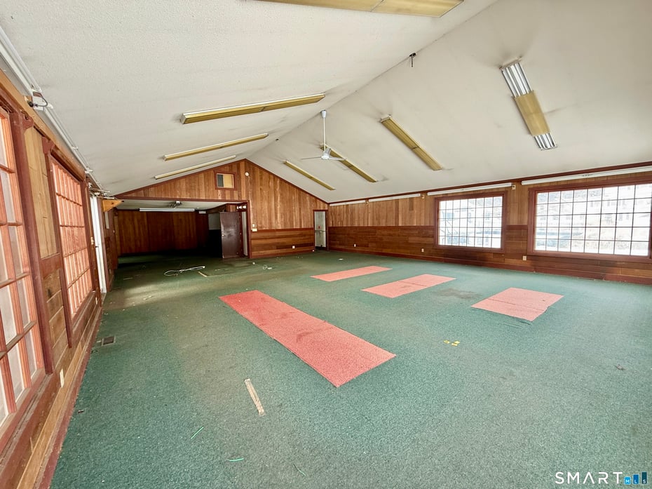 524 Main Street South Photo 7