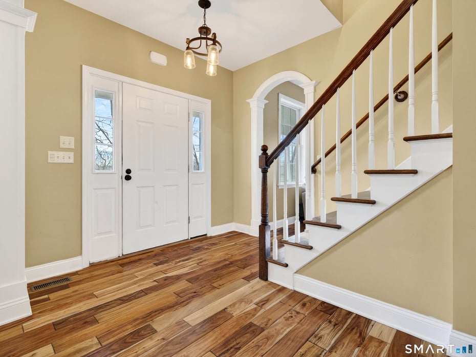 9 Mains Way Photo 11