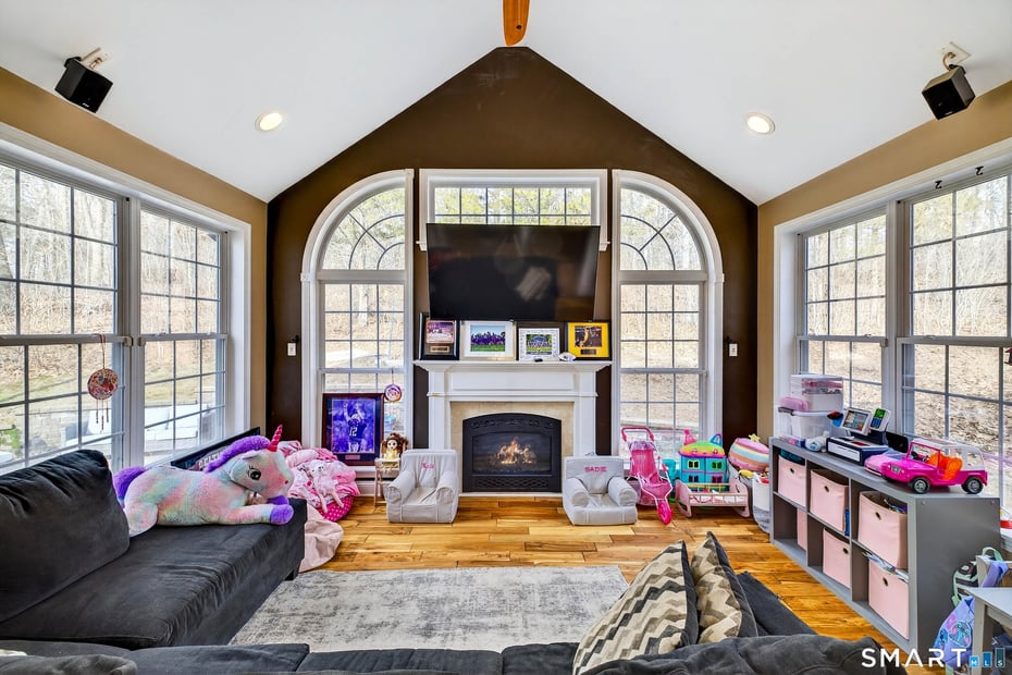 9 Mains Way Photo 18