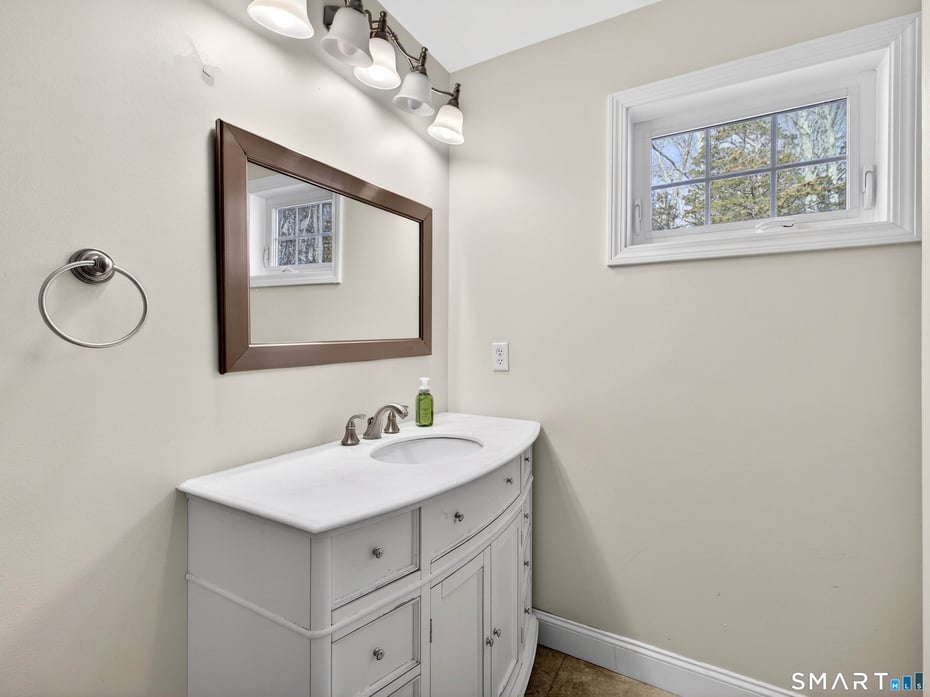 9 Mains Way Photo 33