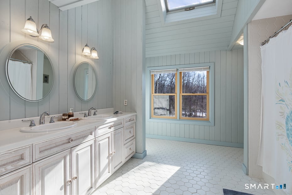 56 Penny Lane Photo 32