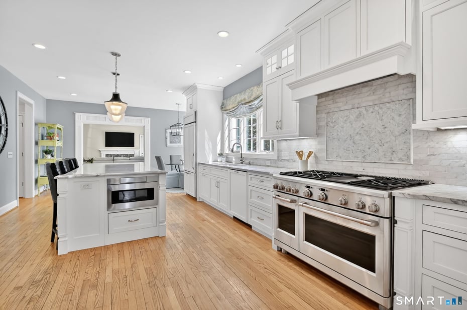 10 Old Meadow Way Photo 6