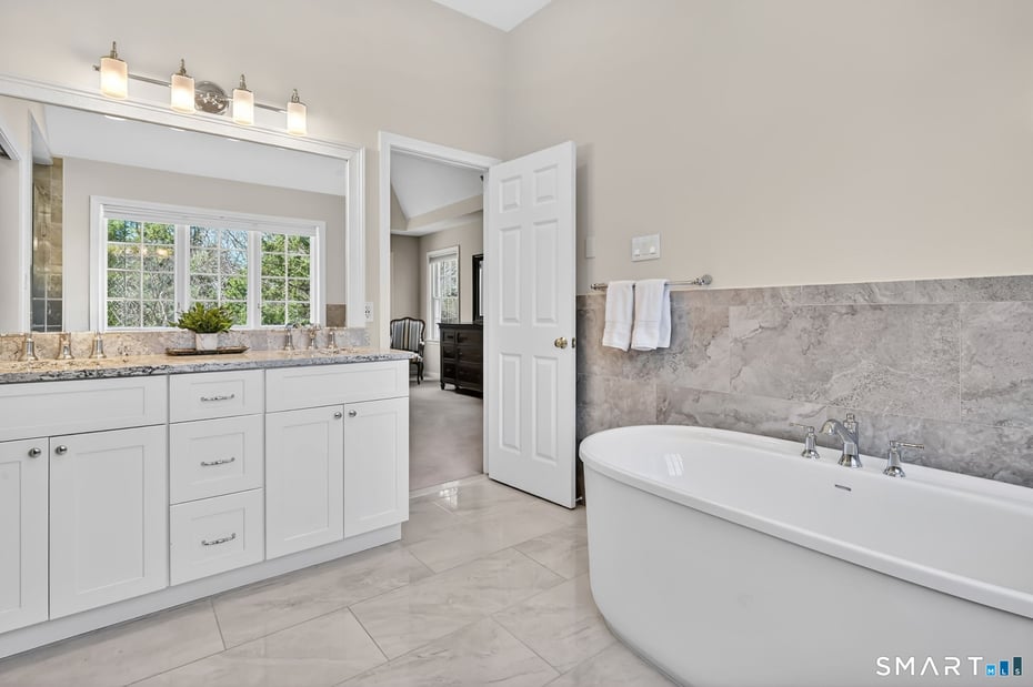 10 Old Meadow Way Photo 23