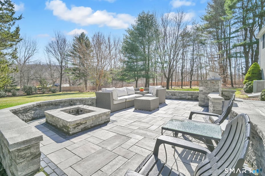 10 Old Meadow Way Photo 36