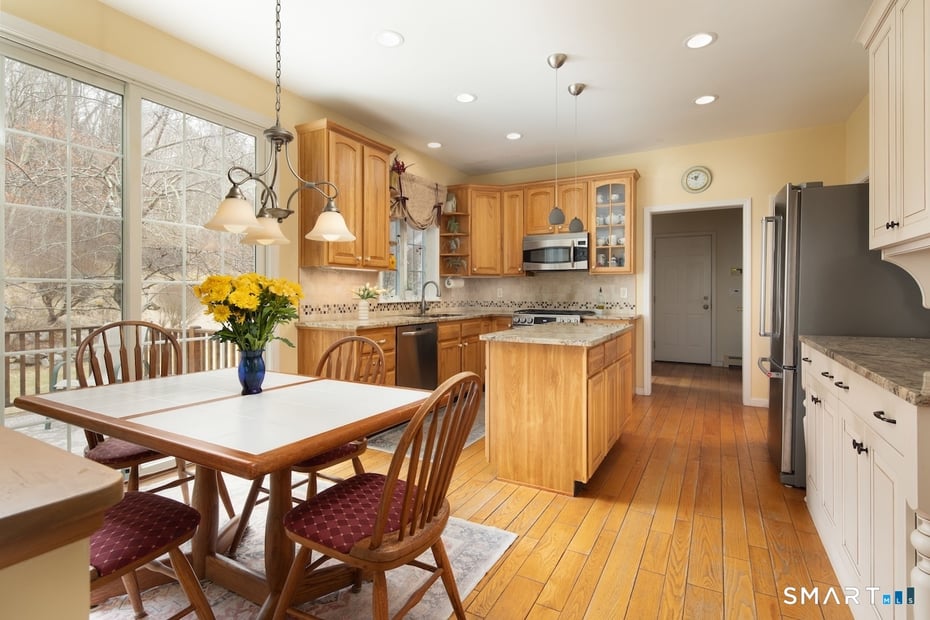 82 Valley Road Photo 7