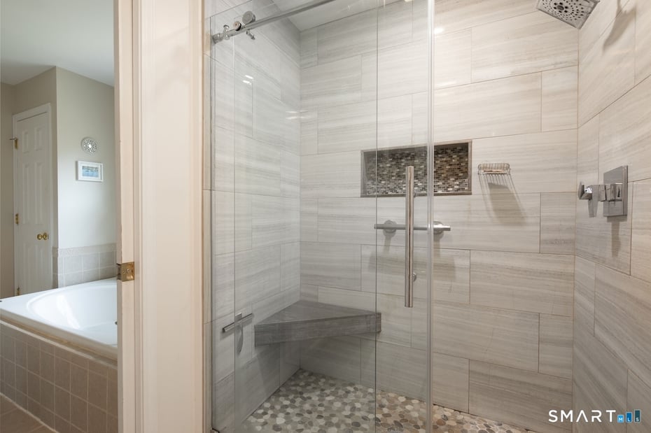 82 Valley Road Photo 17