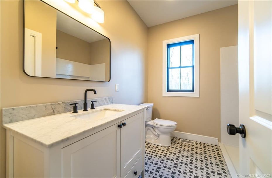 25 Silver Springs Drive Photo 27