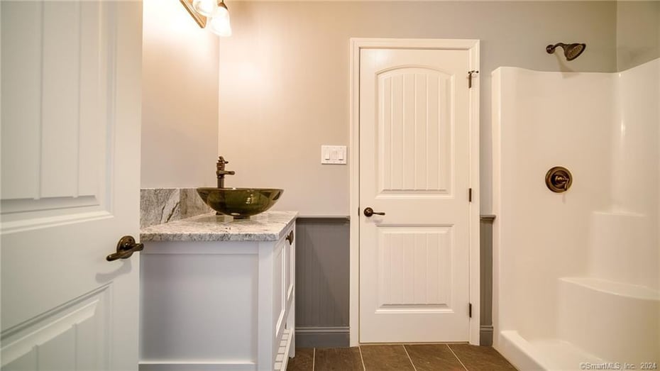 25 Silver Springs Drive Photo 38