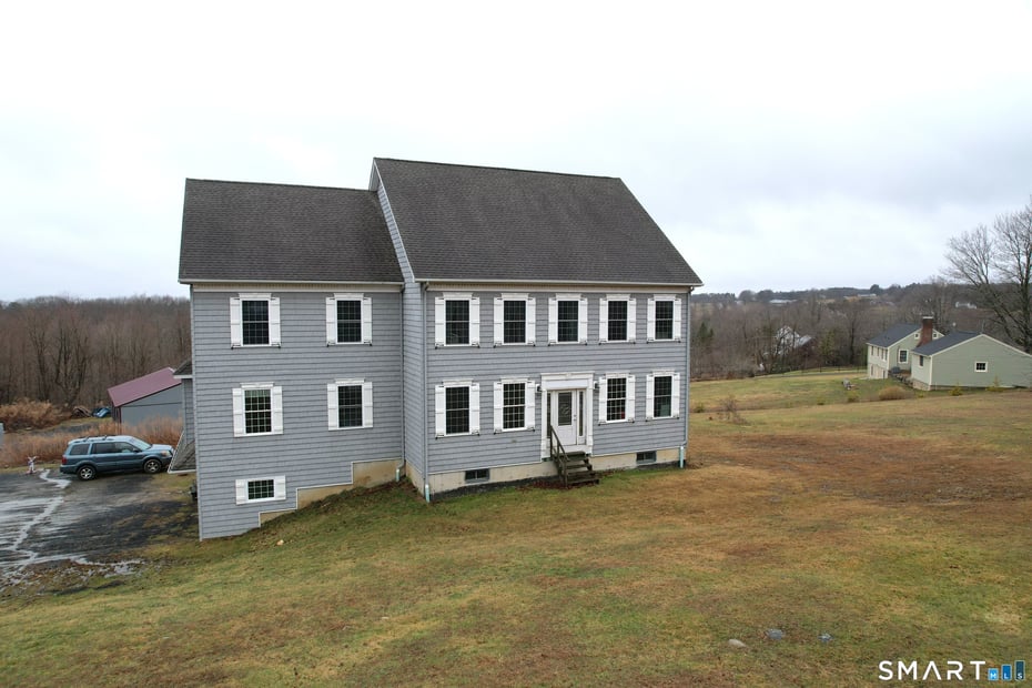 4 Hard Hill Road South Photo 1