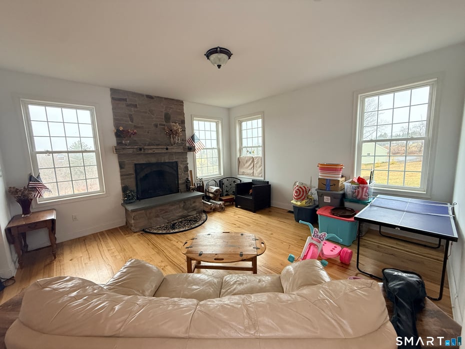 4 Hard Hill Road South Photo 16