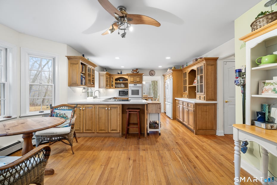 319 Laurelwood Drive Photo 5