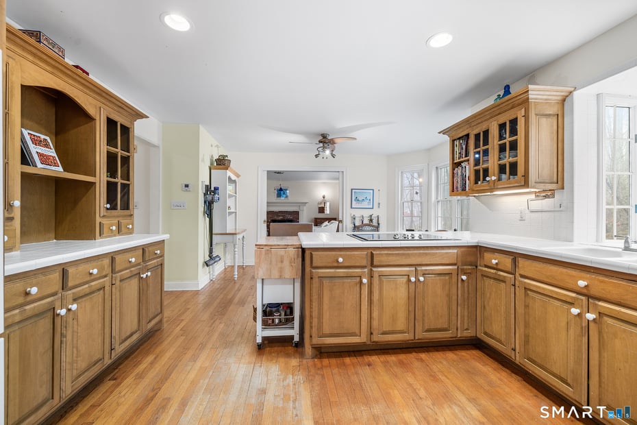 319 Laurelwood Drive Photo 9