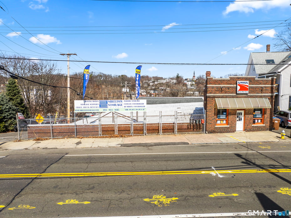 583 Howe Avenue Photo 1