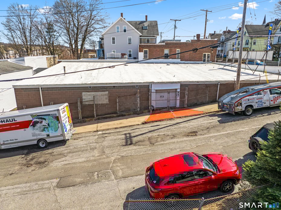 583 Howe Avenue Photo 13