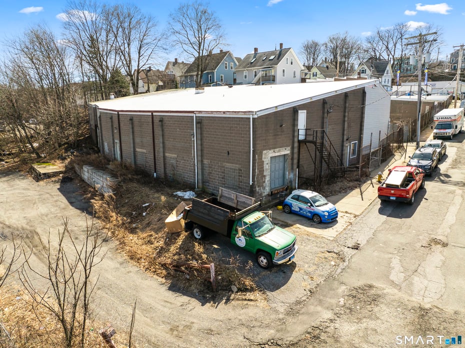 583 Howe Avenue Photo 14