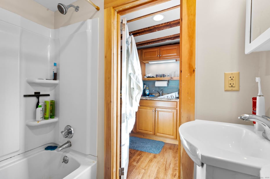 170 Main Street Photo 25