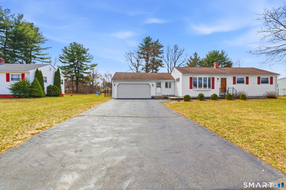 37 Farnham Road Photo 13