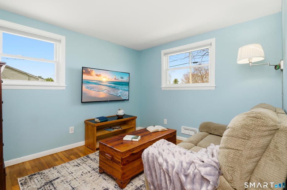 37 Farnham Road Photo 22