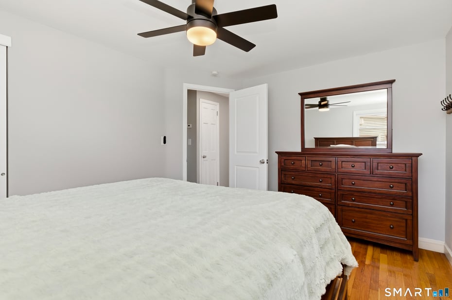 37 Farnham Road Photo 26