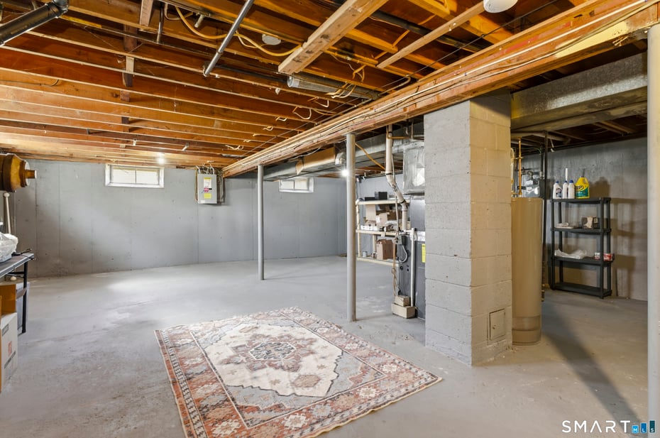 37 Farnham Road Photo 37