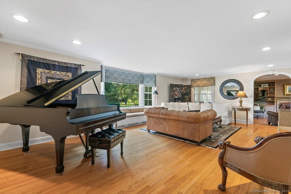 26 Old Orchard Road Photo 6