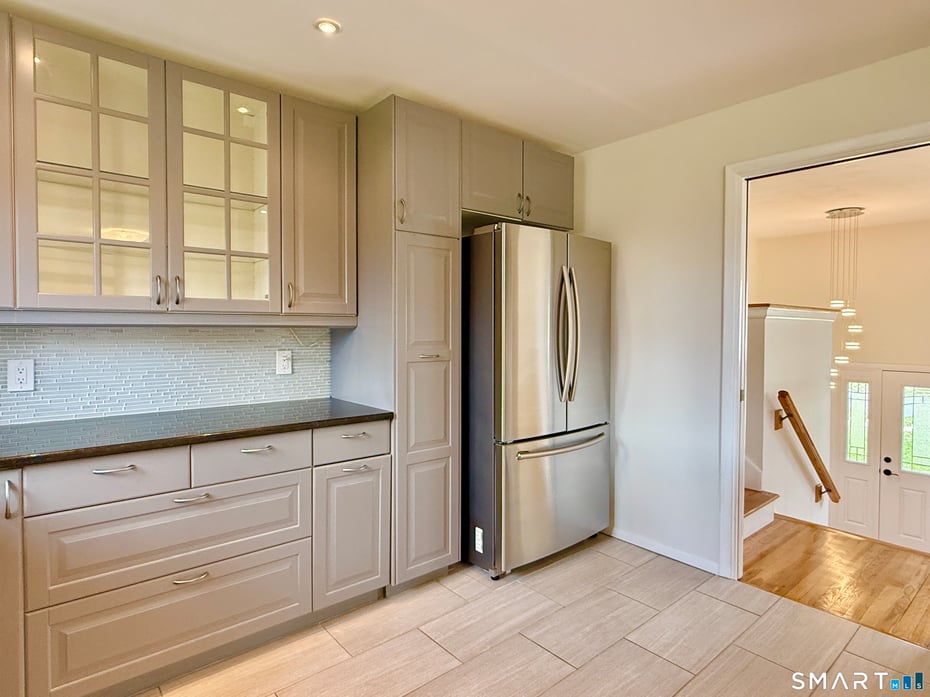 47 Fuller Drive Photo 6
