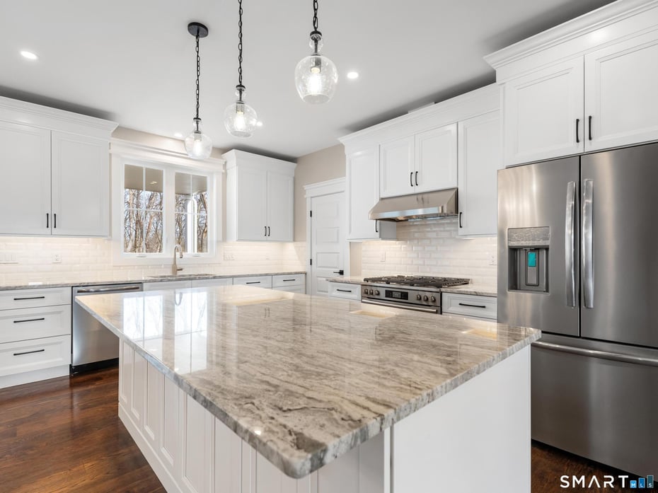 12 Meadowcrest Drive North Photo 9