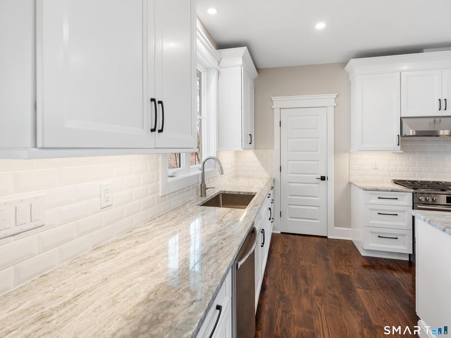 12 Meadowcrest Drive North Photo 11