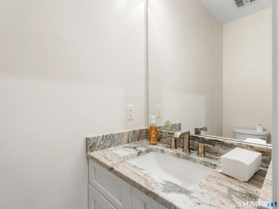 12 Meadowcrest Drive North Photo 14