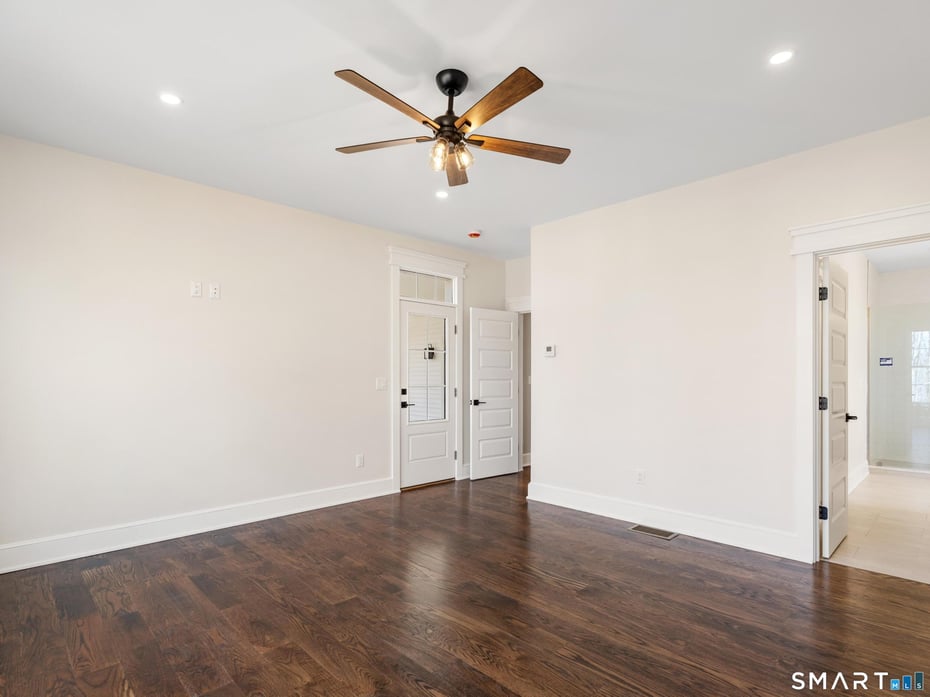 12 Meadowcrest Drive North Photo 17