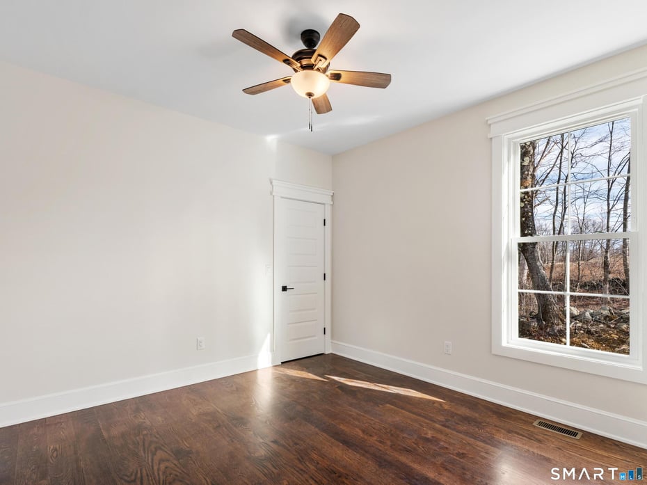 12 Meadowcrest Drive North Photo 25