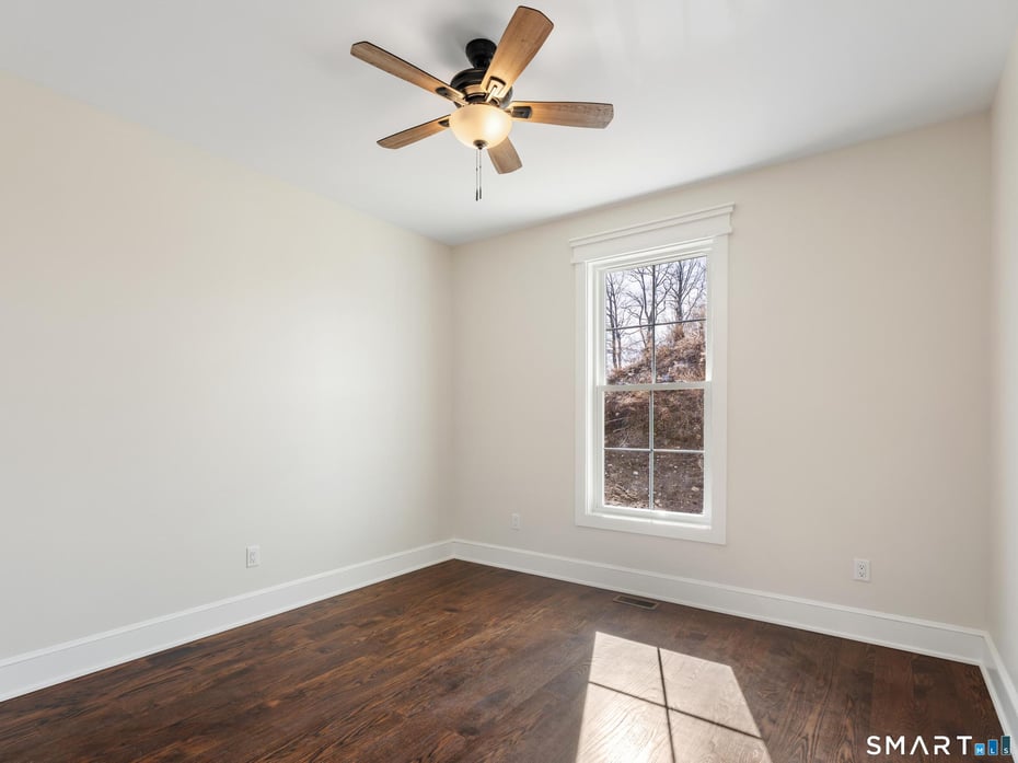 12 Meadowcrest Drive North Photo 27